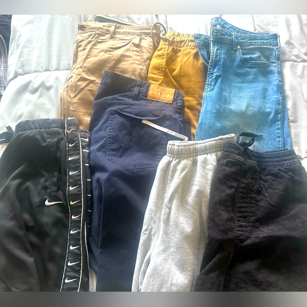 Clothing Bundle Jeans, Chinos, Pants, shorts. Wrangler, Pacsun, Polo Etc